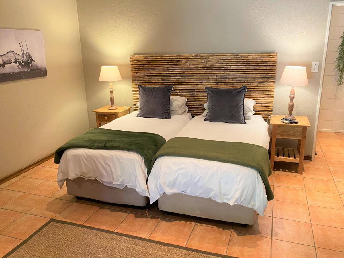 Safari Club Guest Lodge Or Tambo International Airport كمبتون بارك المظهر الخارجي الصورة