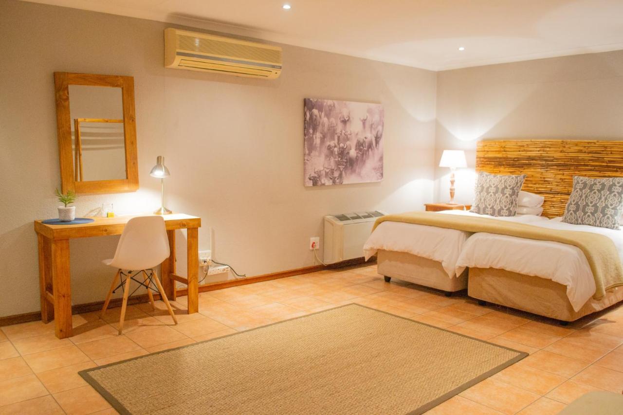 Safari Club Guest Lodge Or Tambo International Airport كمبتون بارك المظهر الخارجي الصورة