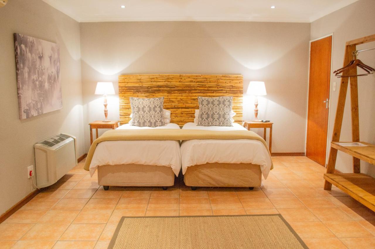 Safari Club Guest Lodge Or Tambo International Airport كمبتون بارك المظهر الخارجي الصورة