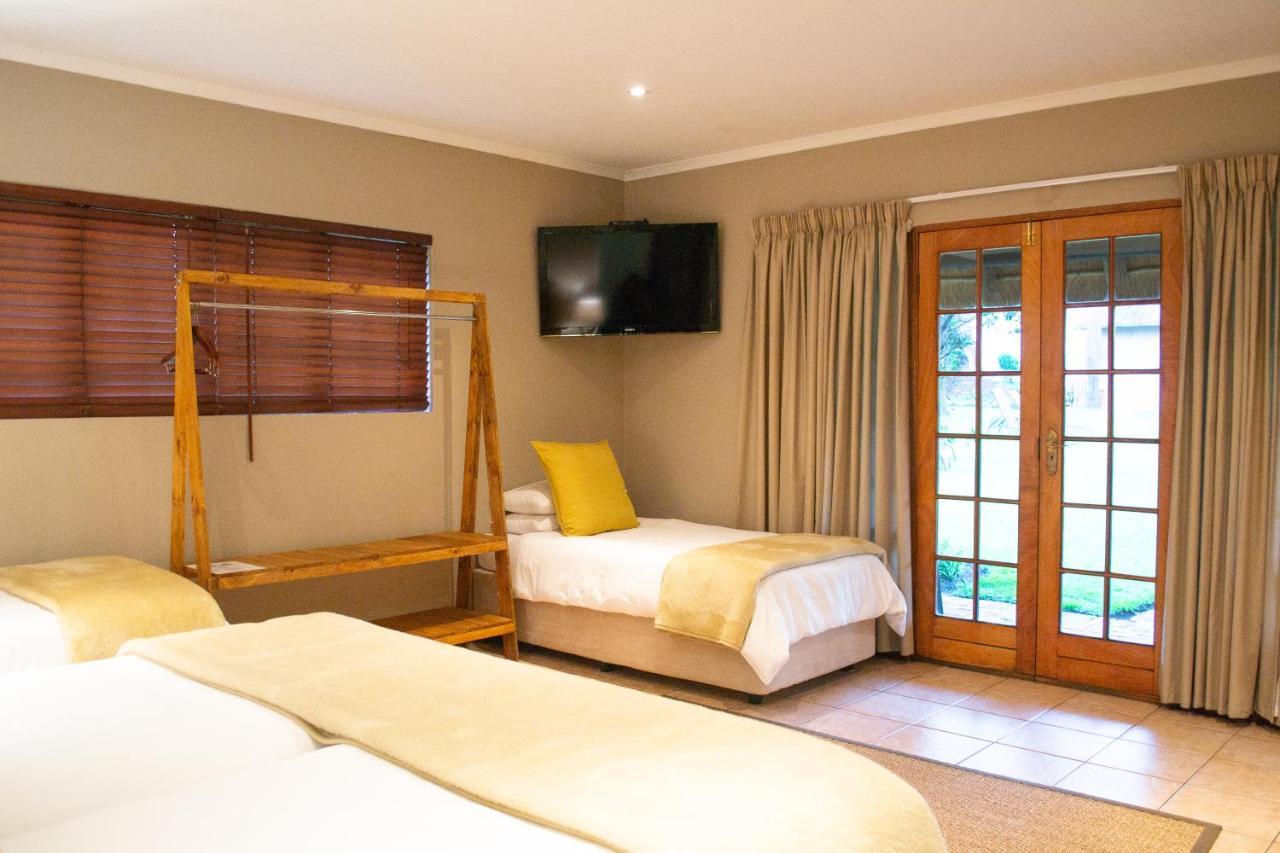 Safari Club Guest Lodge Or Tambo International Airport كمبتون بارك المظهر الخارجي الصورة