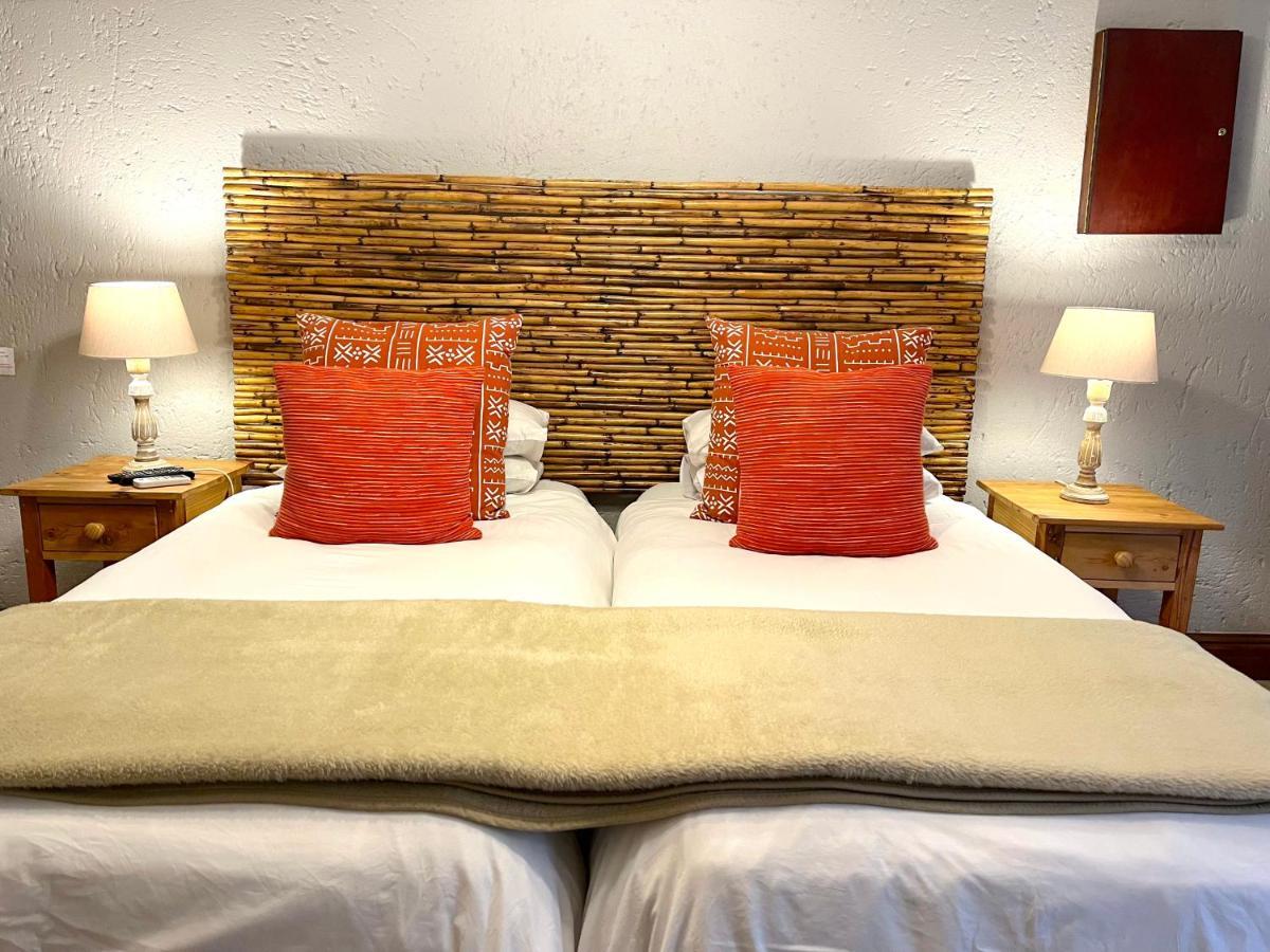 Safari Club Guest Lodge Or Tambo International Airport كمبتون بارك المظهر الخارجي الصورة