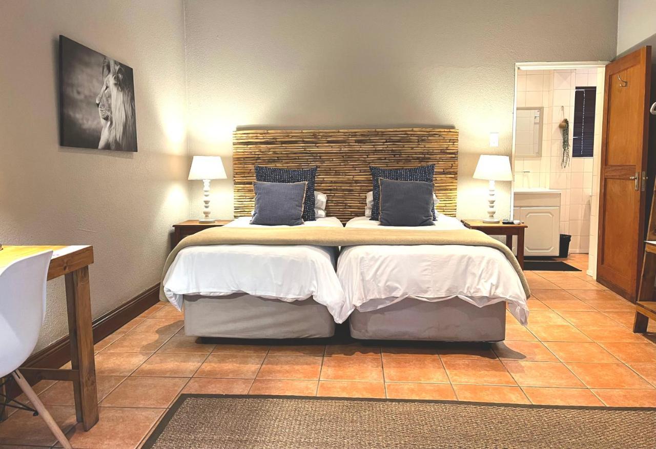 Safari Club Guest Lodge Or Tambo International Airport كمبتون بارك المظهر الخارجي الصورة