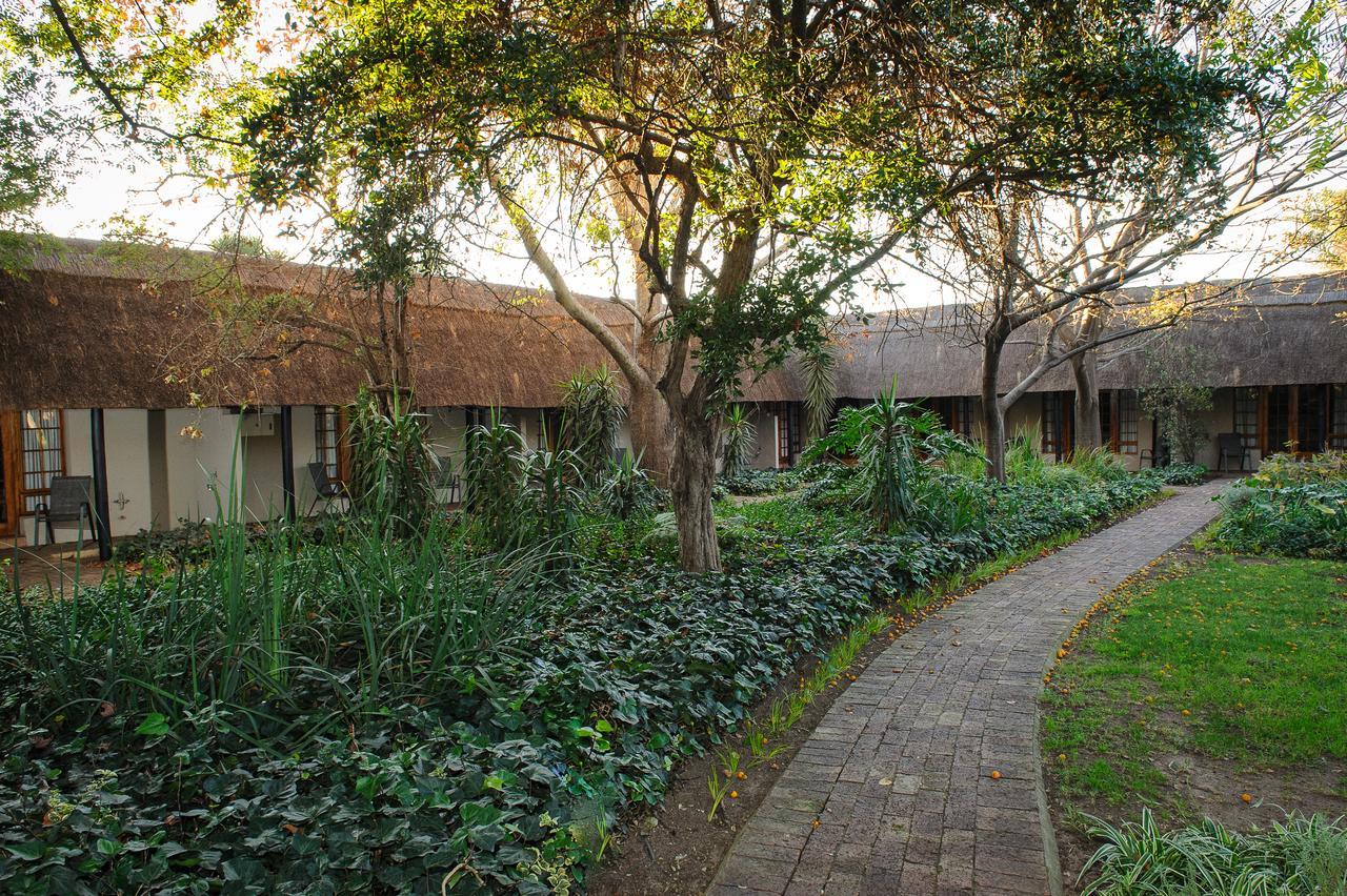 Safari Club Guest Lodge Or Tambo International Airport كمبتون بارك المظهر الخارجي الصورة