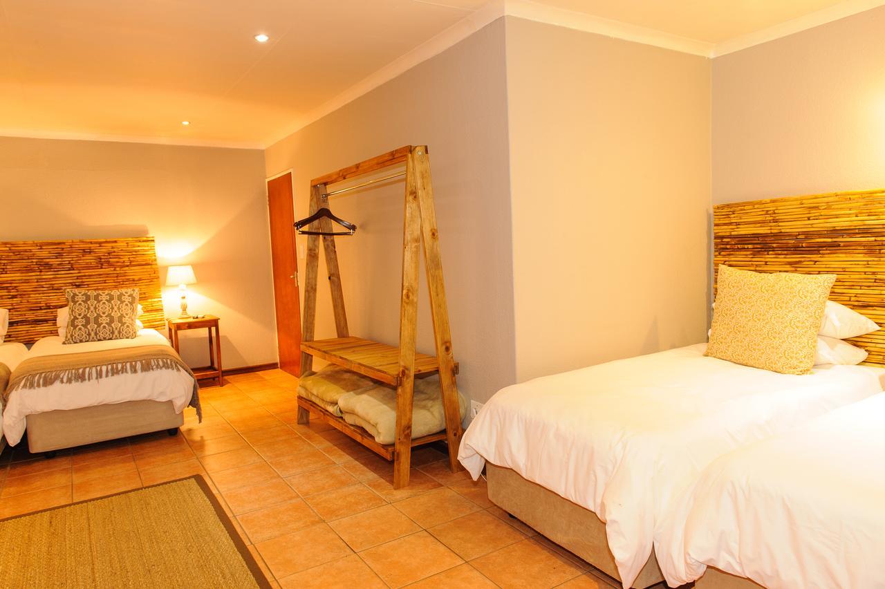 Safari Club Guest Lodge Or Tambo International Airport كمبتون بارك المظهر الخارجي الصورة